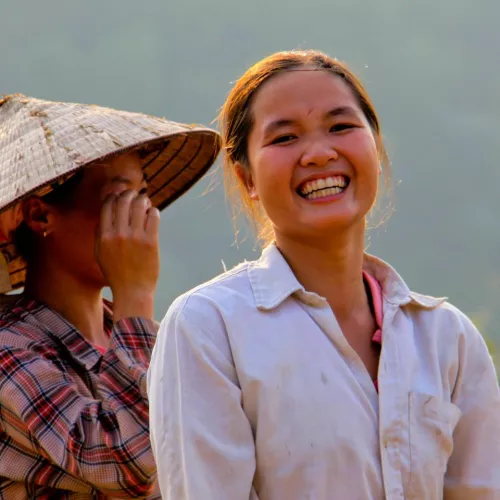 Aux confins du Vietnam Aux confins du Vietnam Visuel